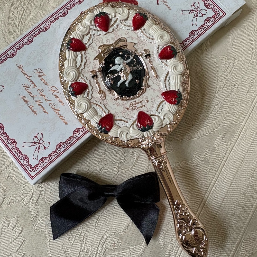 Flower Knows Strawberry Cupid Handheld Makeup Mirror in Milkshake BNIB